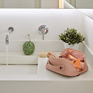 geanta cosmetice piele reciclata macao personalizata atb004 4